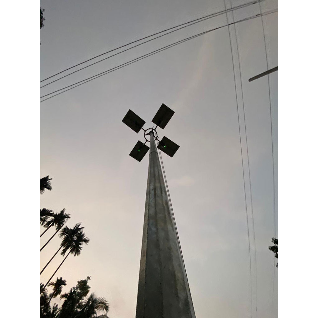 all-in-one-solar-high-mast-60-watt-x-4-front-view