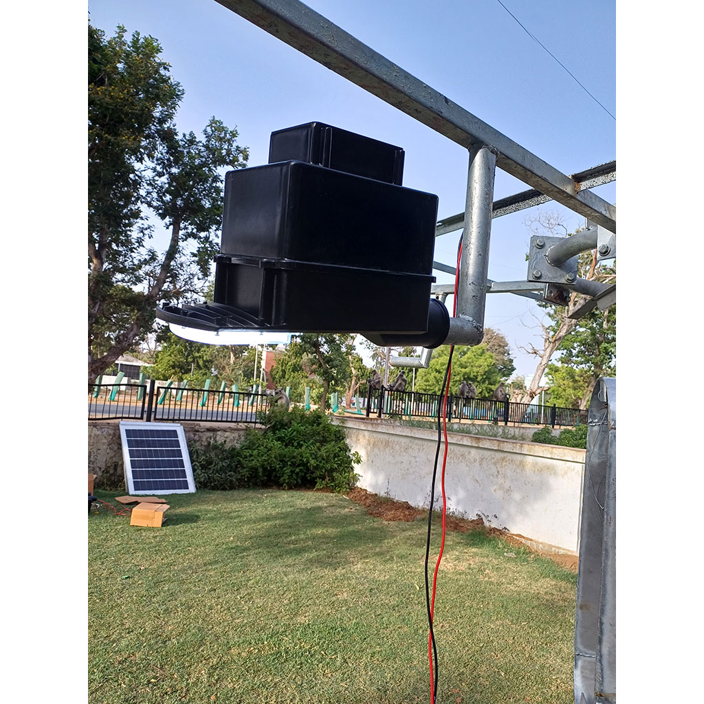solar-high-mast-two-in-one-50watt-x-4-installation-getting-done-image